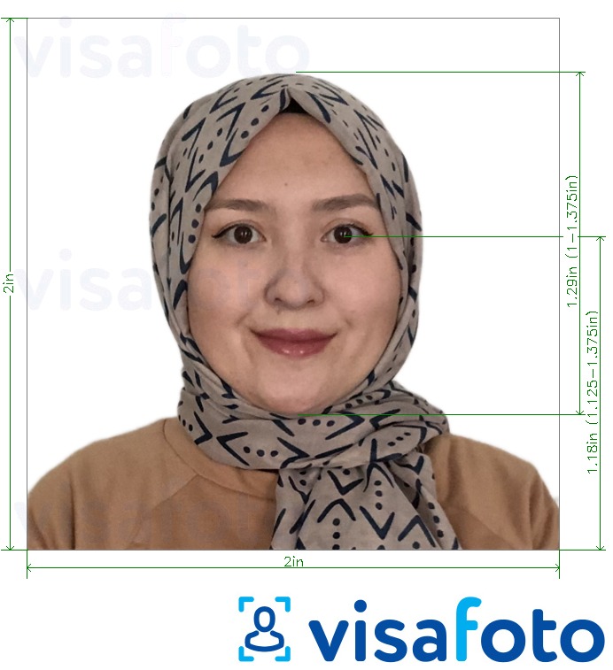 Exemple de foto per a Passaport Indonèsia 51x51 mm (2x2 polzades) de fons blanc amb la mida exacta especificada