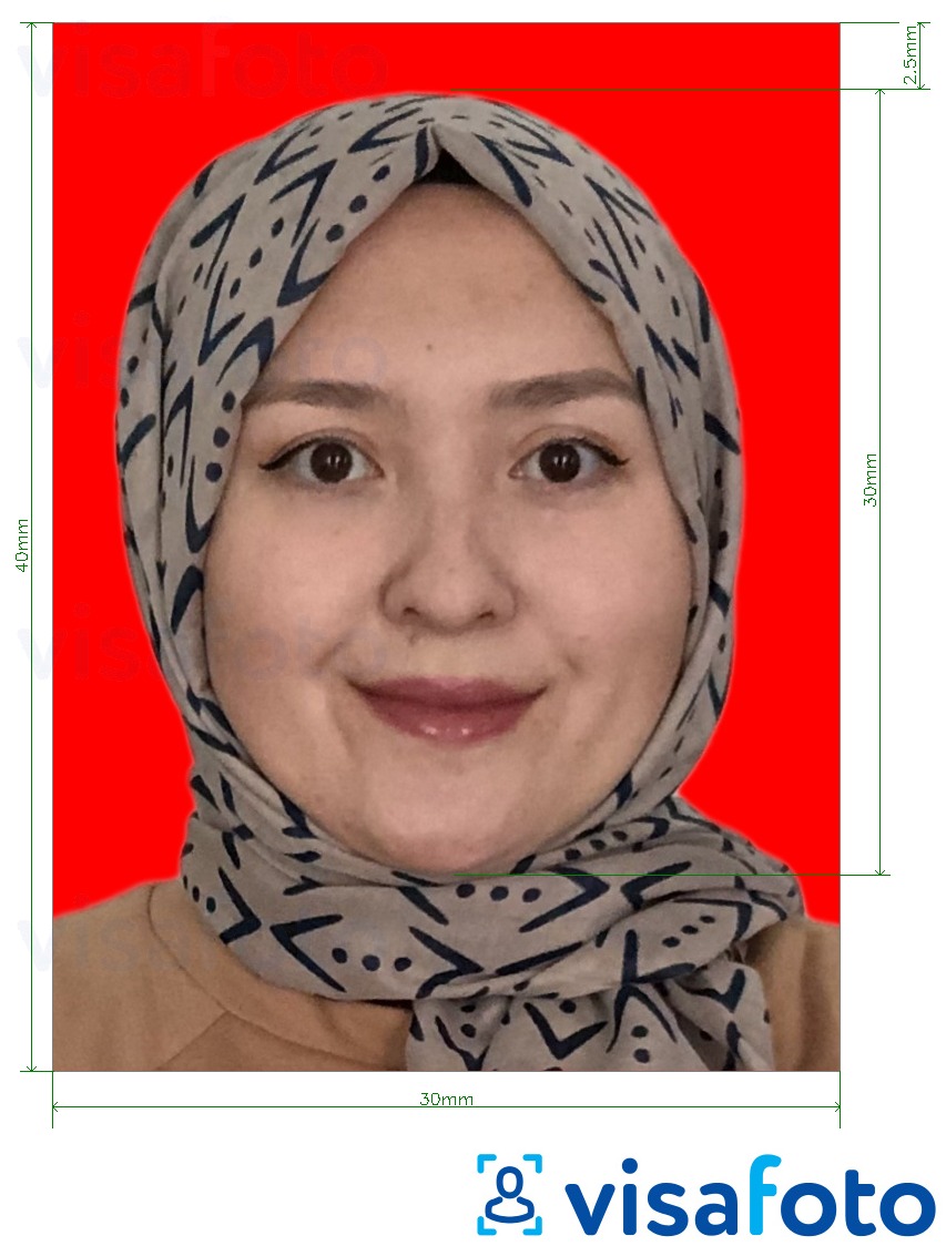 Exemple de foto per a Indonèsia visa 3x4 cm (30x40 mm) en línia de fons vermell amb la mida exacta especificada