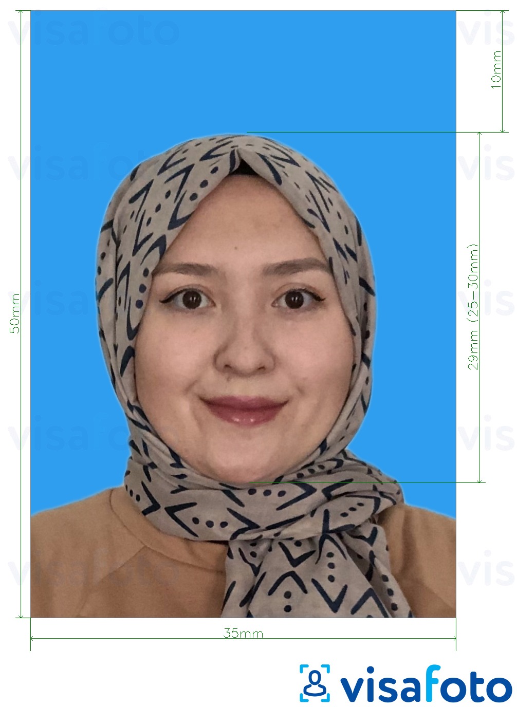 Exemple de foto per a Pasaport de Malàisia fons blau de 35x50 mm amb la mida exacta especificada